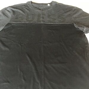 Guess signature men T-shirt gray & black size M. Short Sleeve
